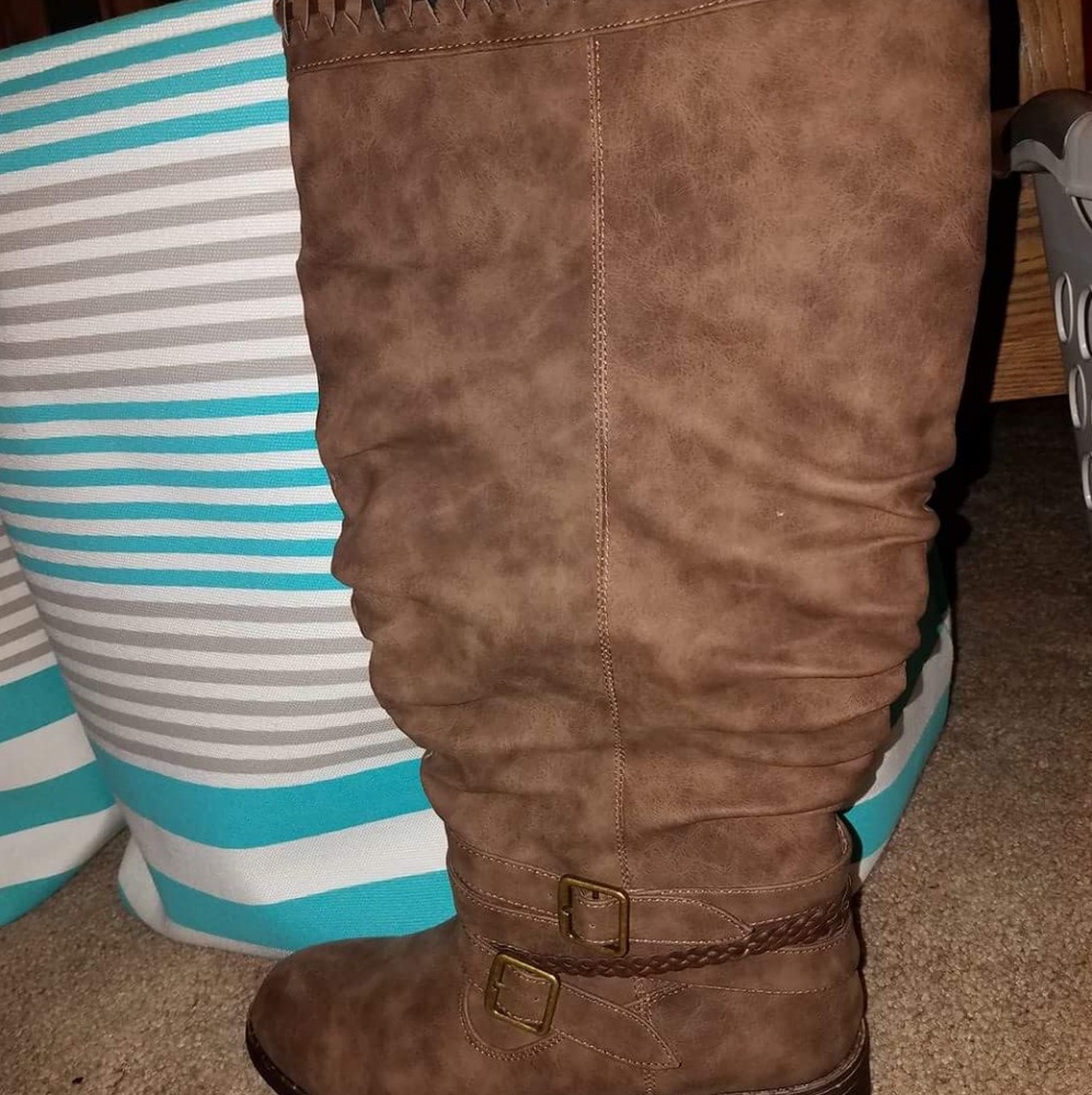 Brand new boots size 8.5